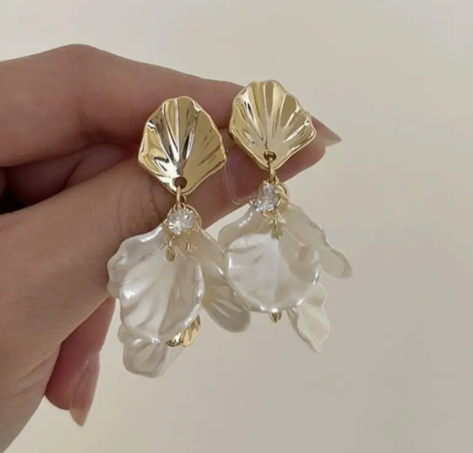 Shell Flower Drop Earrings