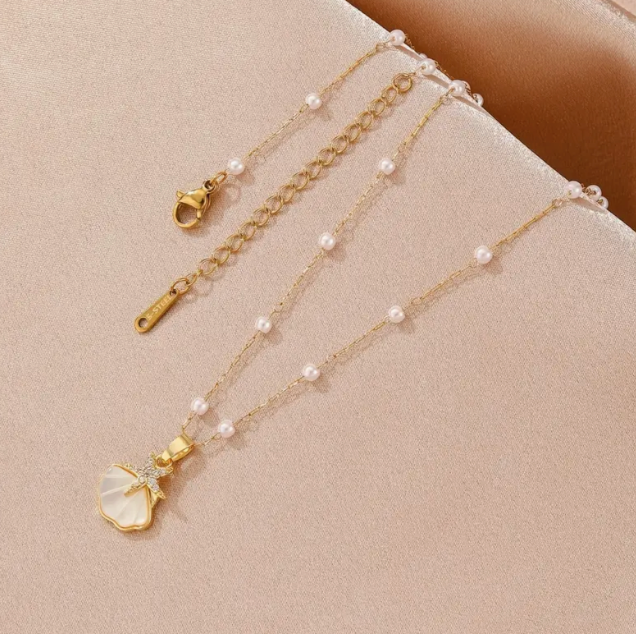 Sea Shell & Pearl Chain Charm Necklace | Hypoallergenic